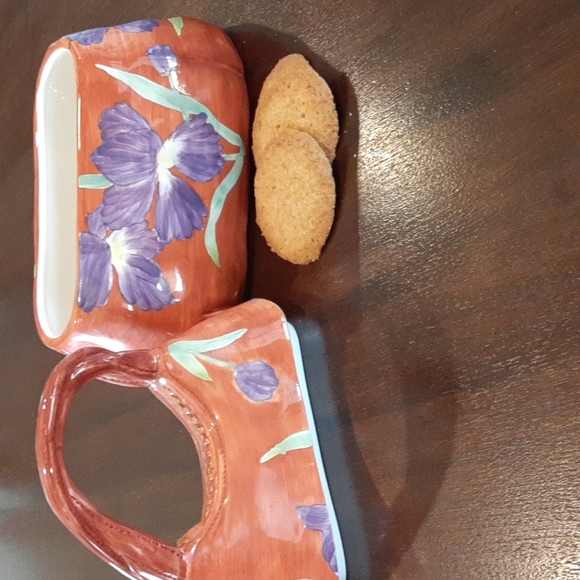 Cookie Jar Ceramic with Purple Irises - Picture 13 of 14